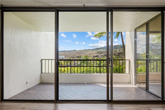 500 Lunalilo Home Rd Unit 24K, Honolulu, HI 96825 - balcony featuring a mountain view