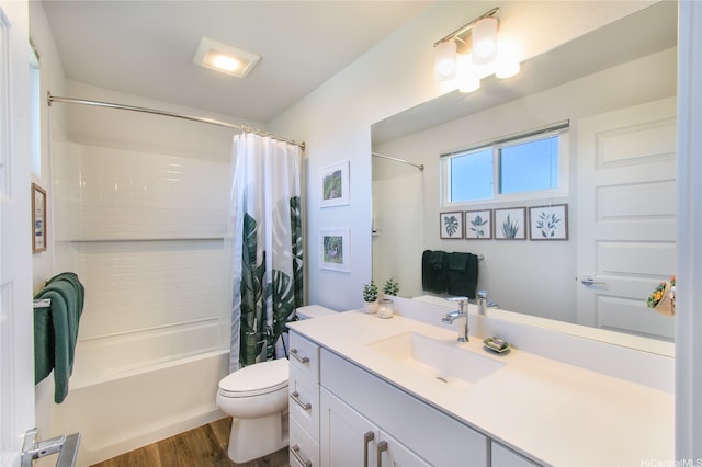 91-3525 Kauluakoko St Unit 2103, Ewa Beach, HI 96706 - bathroom with vanity, wood finished floors, and shower / bath combo