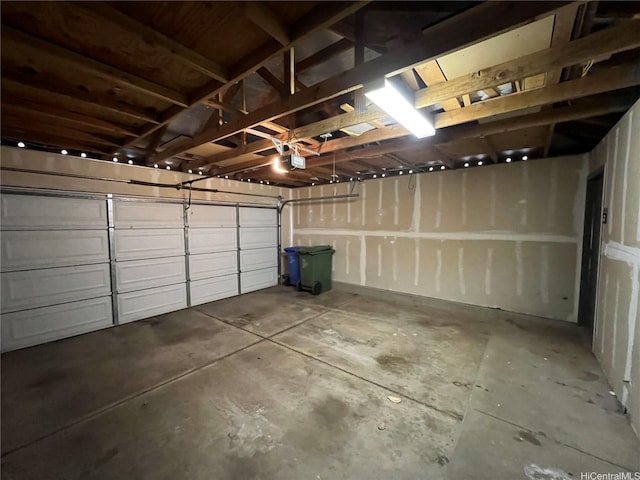 91-1035 Kaiko St, Ewa Beach, HI 96706 - garage featuring a garage door opener