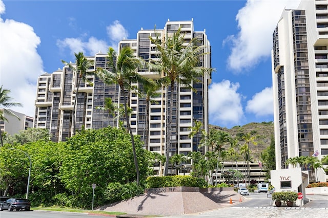 521 Hahaione St Unit 2/12H, Honolulu, HI 96825 - view of apartment building / complex