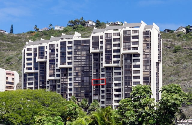 521 Hahaione St Unit 2/12H, Honolulu, HI 96825 - view of apartment building / complex