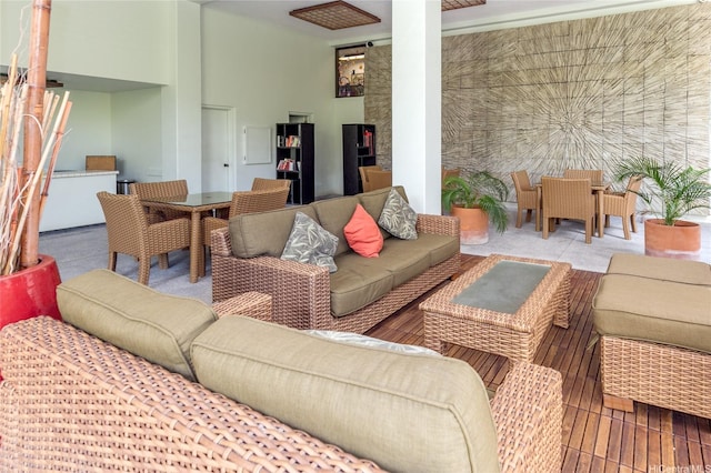 521 Hahaione St Unit 2/12H, Honolulu, HI 96825 - building lobby featuring a high ceiling