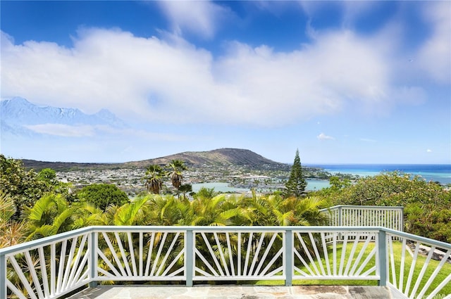 866 Kaahue St, Honolulu, HI 96825 - view of mountain backdrop with a large body of water