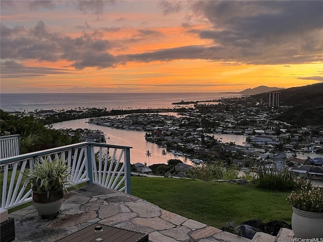 866 Kaahue St, Honolulu, HI 96825 - view of patio featuring a water view