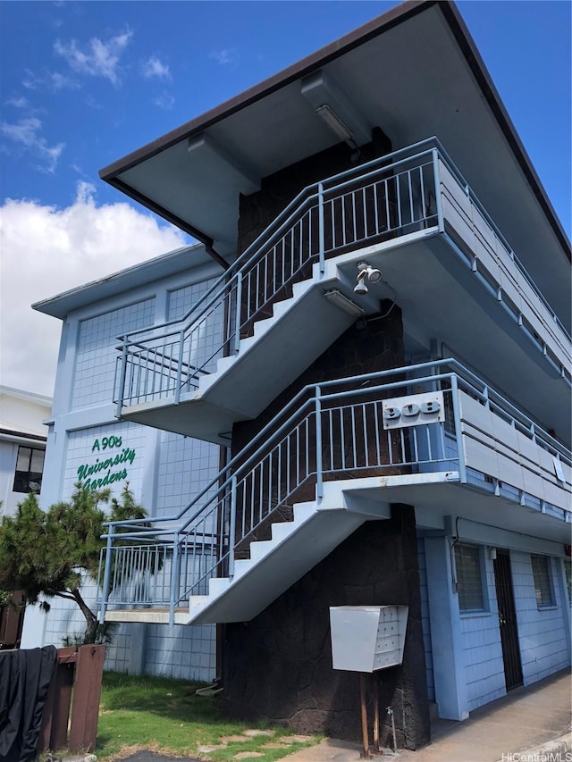 908 University Ave Unit A105, Honolulu, HI 96826 - view of building exterior featuring stairs