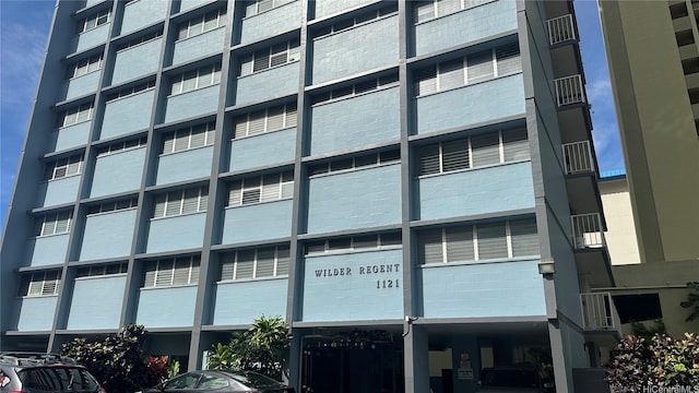 1121 Wilder Ave Unit 900B, Honolulu, HI 96822 - view of apartment building / complex
