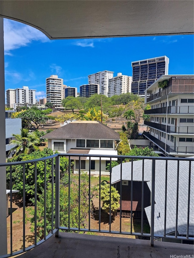 1650 Piikoi St Unit 403, Honolulu, HI 96822 - balcony featuring a view of city