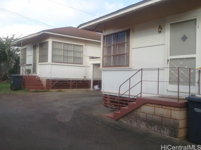 718 10th Ave, Honolulu, HI 96816 - property entrance