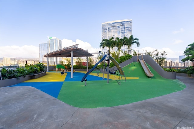 1001 Queen St Unit 2506, Honolulu, HI 96814 - community jungle gym featuring a city view