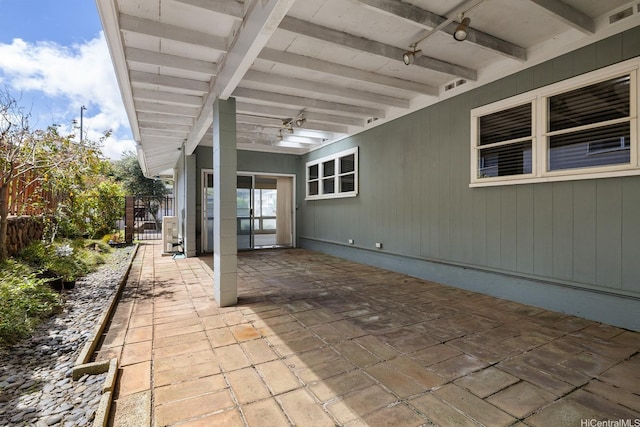 4722 Likini St, Honolulu, HI 96818 - view of patio / terrace