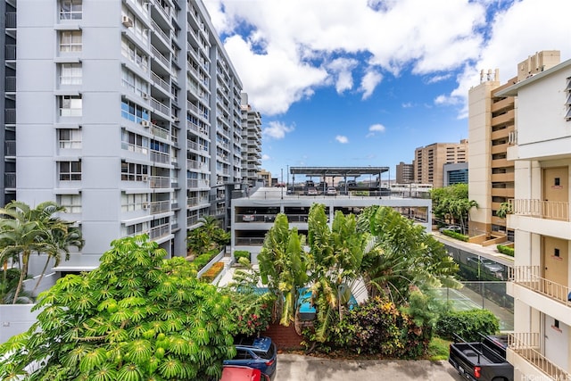 1425 Punahou St Unit 404, Honolulu, HI 96822 - view of apartment building / complex