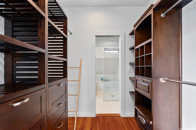 2633B Nahaku Pl Unit H, Honolulu, HI 96826 - spacious closet with dark wood-style flooring