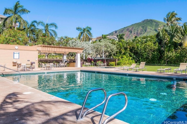 520 Lunalilo Home Rd Unit 354, Honolulu, HI 96825 - community pool featuring a mountain view, a pergola, and a patio