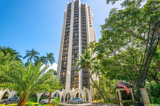 300 Wai Nani Way Unit 1715, Honolulu, HI 96815 - view of apartment building / complex
