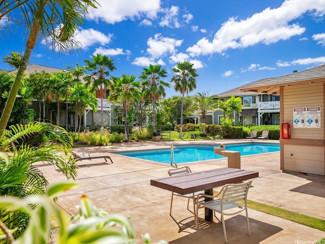 91-1058 Kekuilani Loop Unit 1508, Kapolei, HI 96707 - community pool with a patio area