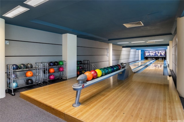 1212 Nuuanu Ave Unit 3402, Honolulu, HI 96817 - rec room with a bowling alley