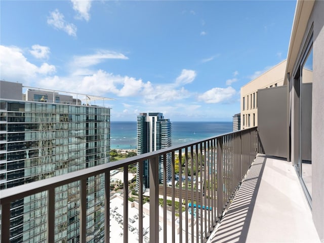 987 Queen St Unit 4112, Honolulu, HI 96814 - balcony featuring a water view