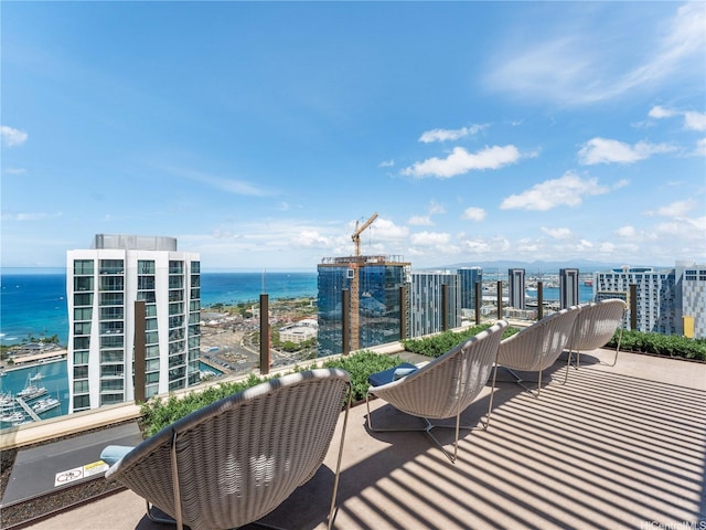 987 Queen St Unit 4112, Honolulu, HI 96814 - balcony with a water view