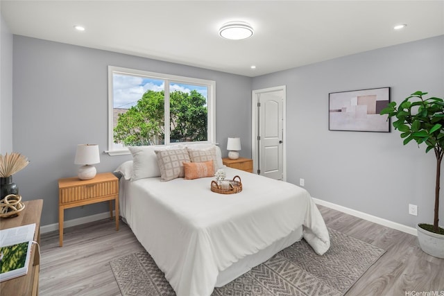 1989 9th Ave, Honolulu, HI 96816 - bedroom with light wood-style floors and recessed lighting