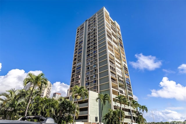 2444 Hihiwai St Unit 902, Honolulu, HI 96826 - view of apartment building / complex