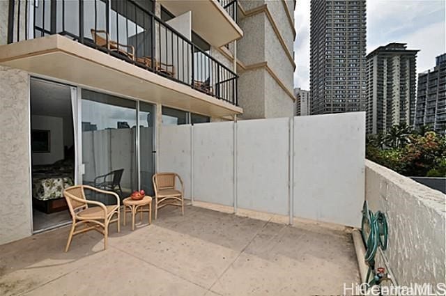 2045 Kalakaua Ave Unit 114, Honolulu, HI 96815 - patio / terrace featuring a patio area