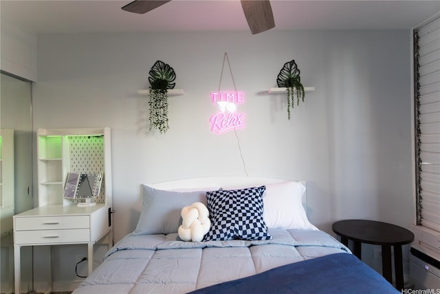 1911 Kalakaua Ave Unit 209, Honolulu, HI 96815 - bedroom featuring a ceiling fan