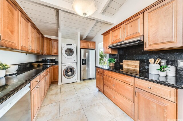 1670 Halekoa Dr, Honolulu, HI 96821 - kitchen featuring stacked washer / drying machine, stainless steel appliances, backsplash, under cabinet range hood, and wooden ceiling