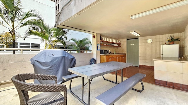 1848 Kahakai Dr Unit 1502, Honolulu, HI 96814 - view of patio with outdoor dining area and grilling area