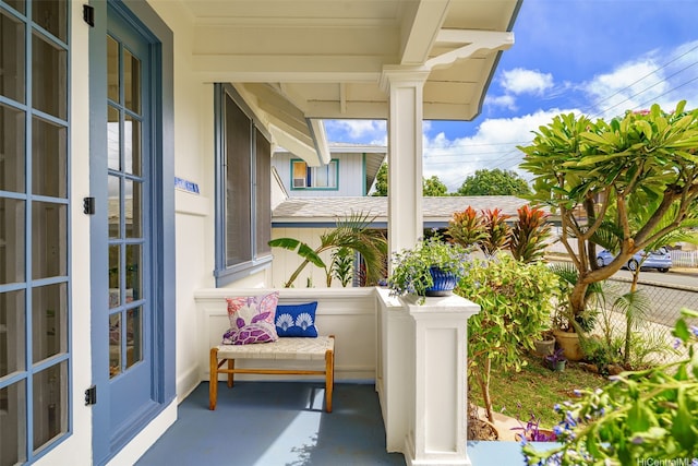 3413 Winam Ave, Honolulu, HI 96815 - view of covered porch