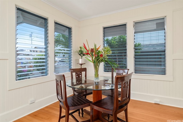 3413 Winam Ave, Honolulu, HI 96815 - dining space featuring light wood finished floors and ornamental molding