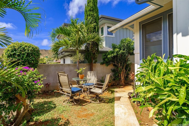 3413 Winam Ave, Honolulu, HI 96815 - view of yard