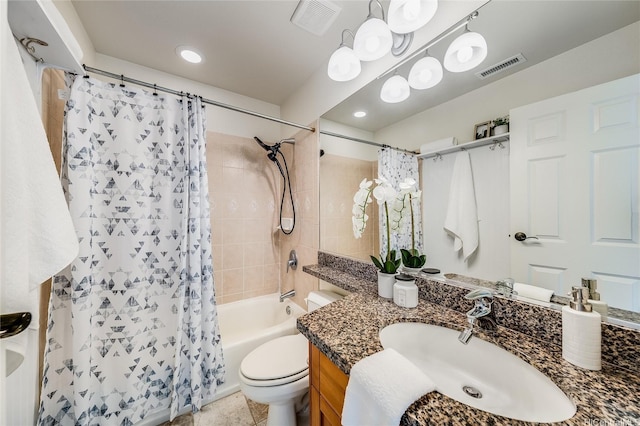 580 Lunalilo Home Rd Unit 358, Honolulu, HI 96825 - bathroom with vanity, shower / bath combo, and recessed lighting