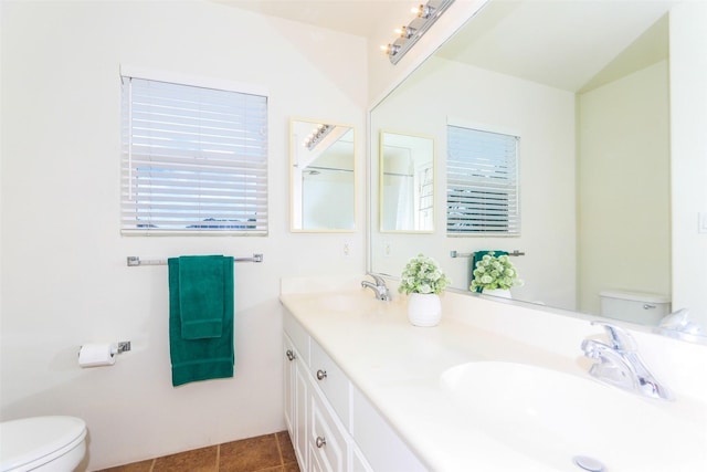91-1073 Kaianae St, Ewa Beach, HI 96706 - full bath featuring double vanity and tile patterned floors