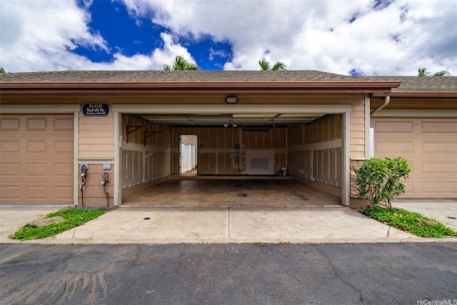 91-2131 Kaioli St Unit 3405, Ewa Beach, HI 96706 - garage with driveway
