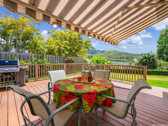 1586 Paukiki St, Kailua, HI 96734 - wooden terrace with outdoor dining area and a mountain view