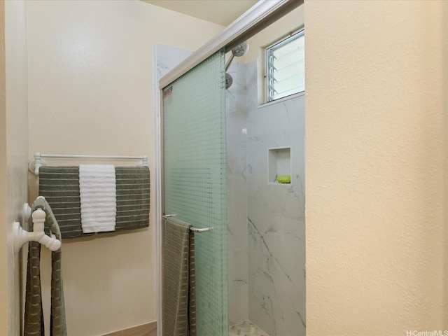 1549 Kanapuu Dr, Kailua, HI 96734 - full bath featuring a marble finish shower
