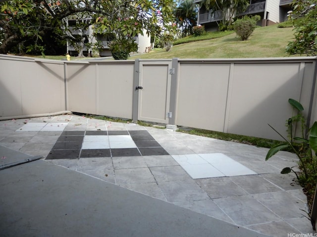 45-995 Wailele Rd Unit 29, Kaneohe, HI 96744 - view of patio / terrace featuring a gate