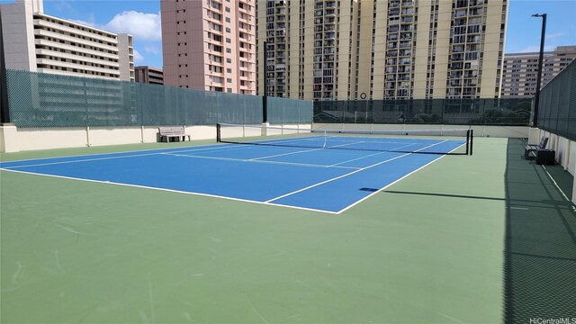 990 Ala Nanala St Unit 22B, Honolulu, HI 96818 - view of tennis court featuring community basketball court and a city view