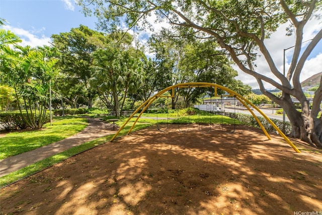 1511 Nuuanu Ave Unit 625, Honolulu, HI 96817 - view of community jungle gym