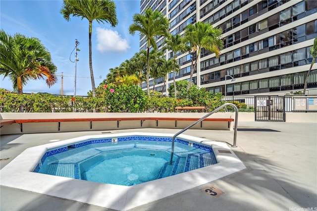 876 Curtis St Unit 3009, Honolulu, HI 96813 - view of swimming pool with a community hot tub and a swimming pool