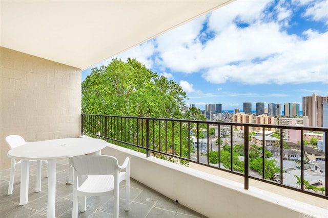965 Prospect St Unit 604, Honolulu, HI 96822 - balcony with a skyline view
