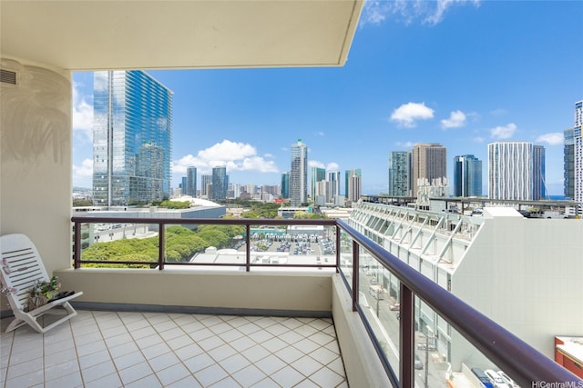 725 Kapiolani Blvd Unit 1201, Honolulu, HI 96813 - balcony featuring a skyline view