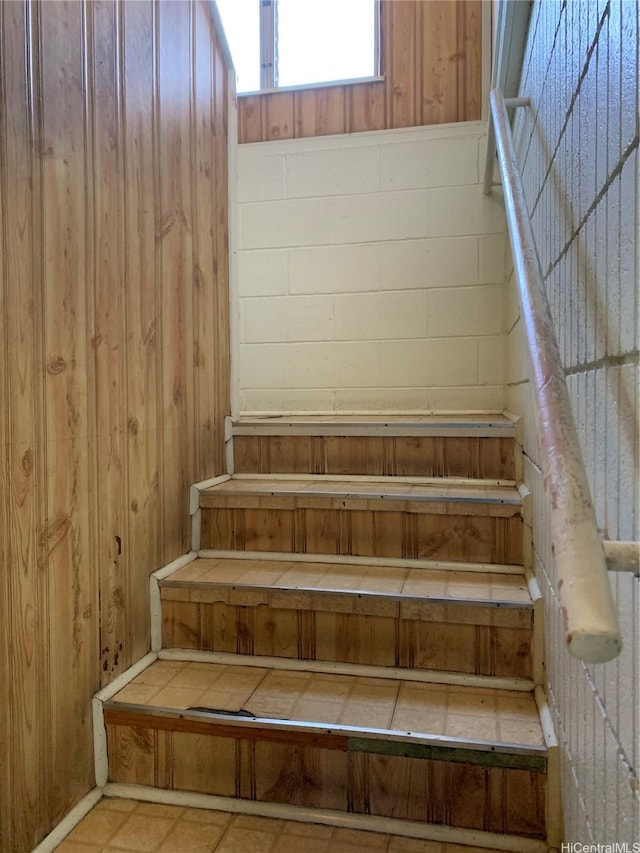 1617 Kamehameha Iv Rd, Honolulu, HI 96819 - view of staircase