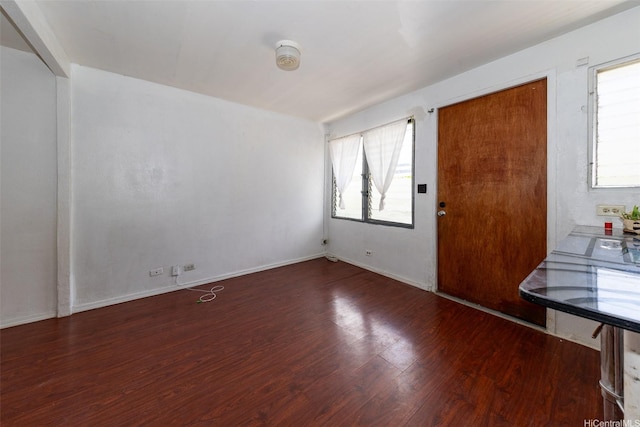 1640 Lusitana St, Honolulu, HI 96813 - foyer featuring wood finished floors and healthy amount of natural light