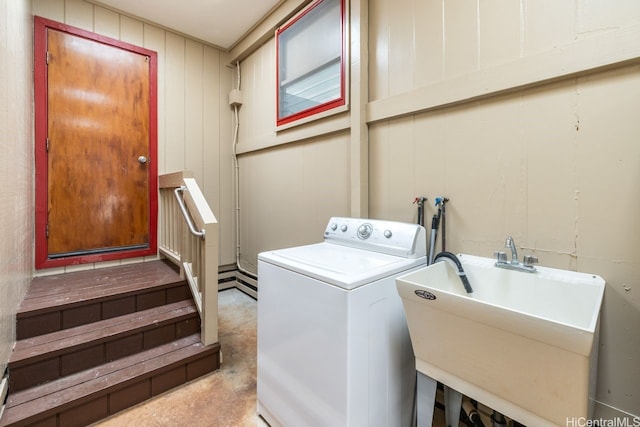 98-219 Pahemo St, Aiea, HI 96701 - laundry area with washer / clothes dryer and a decorative wall