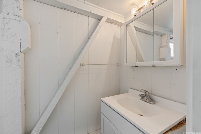 2061 10th Ave, Honolulu, HI 96816 - bathroom with vanity