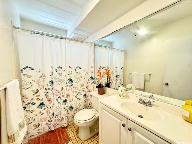 1036 Green St Unit 204, Honolulu, HI 96822 - full bath featuring vanity and a shower with curtain