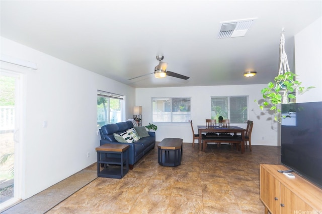 87-2113 Pakeke St, Waianae, HI 96792 - living area with a ceiling fan