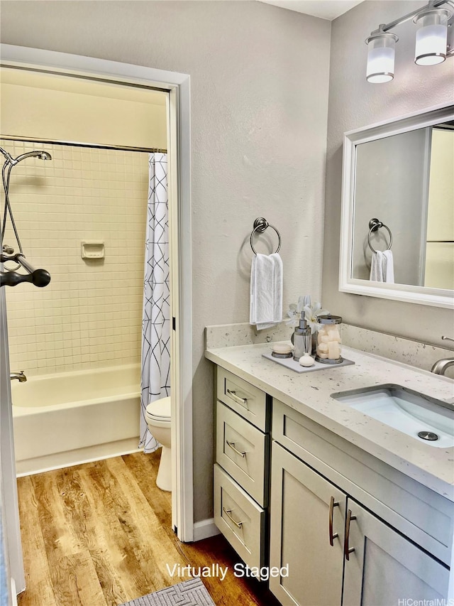 46-035 Konohiki St Unit 3832, Kaneohe, HI 96744 - full bath with vanity, wood finished floors, and shower / tub combo with curtain