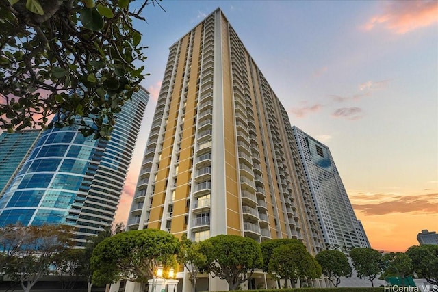 1350 Ala Moana Blvd Unit 3004, Honolulu, HI 96814 - view of property at dusk